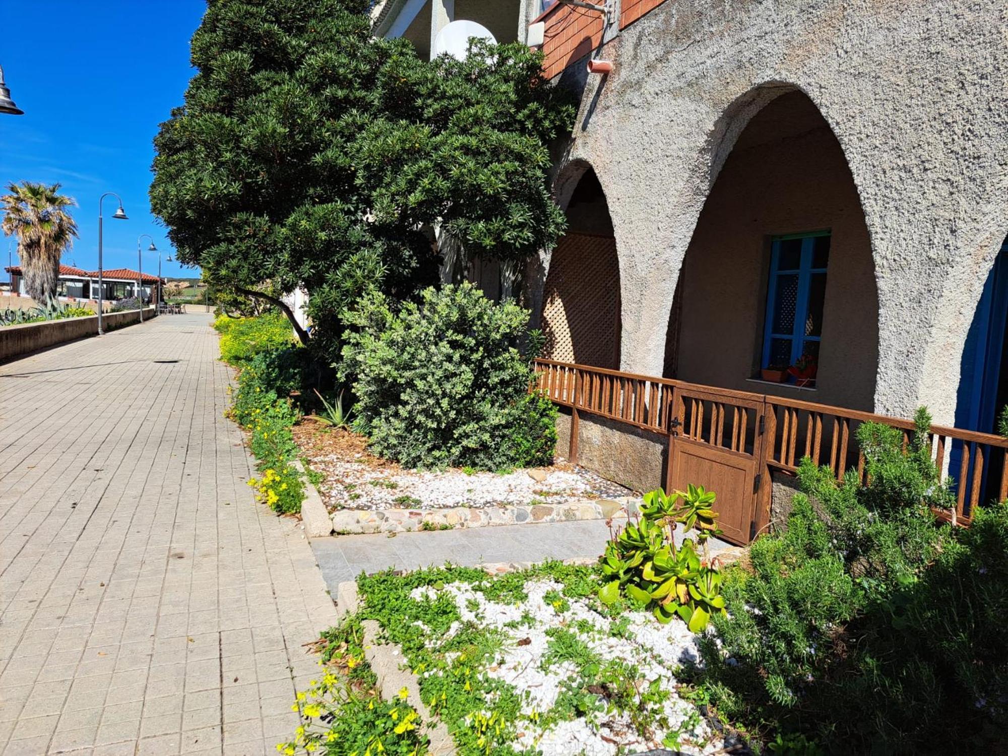 Lungomare Chess Apartment S'archittu Bagian luar foto