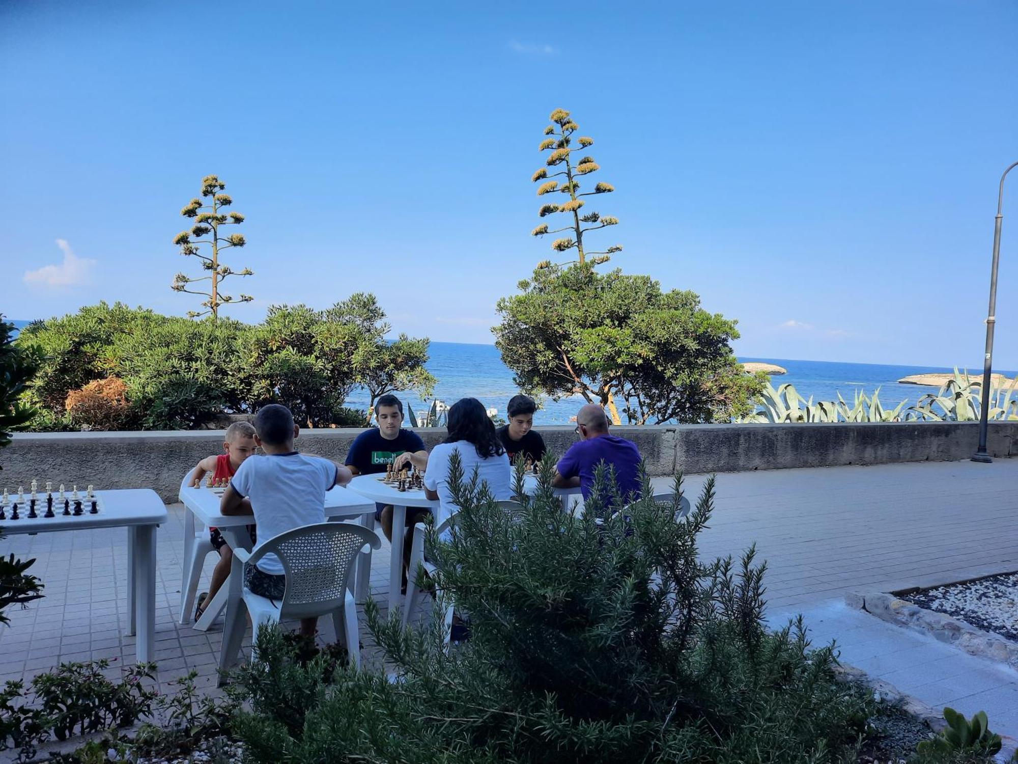 Lungomare Chess Apartment S'archittu Bagian luar foto
