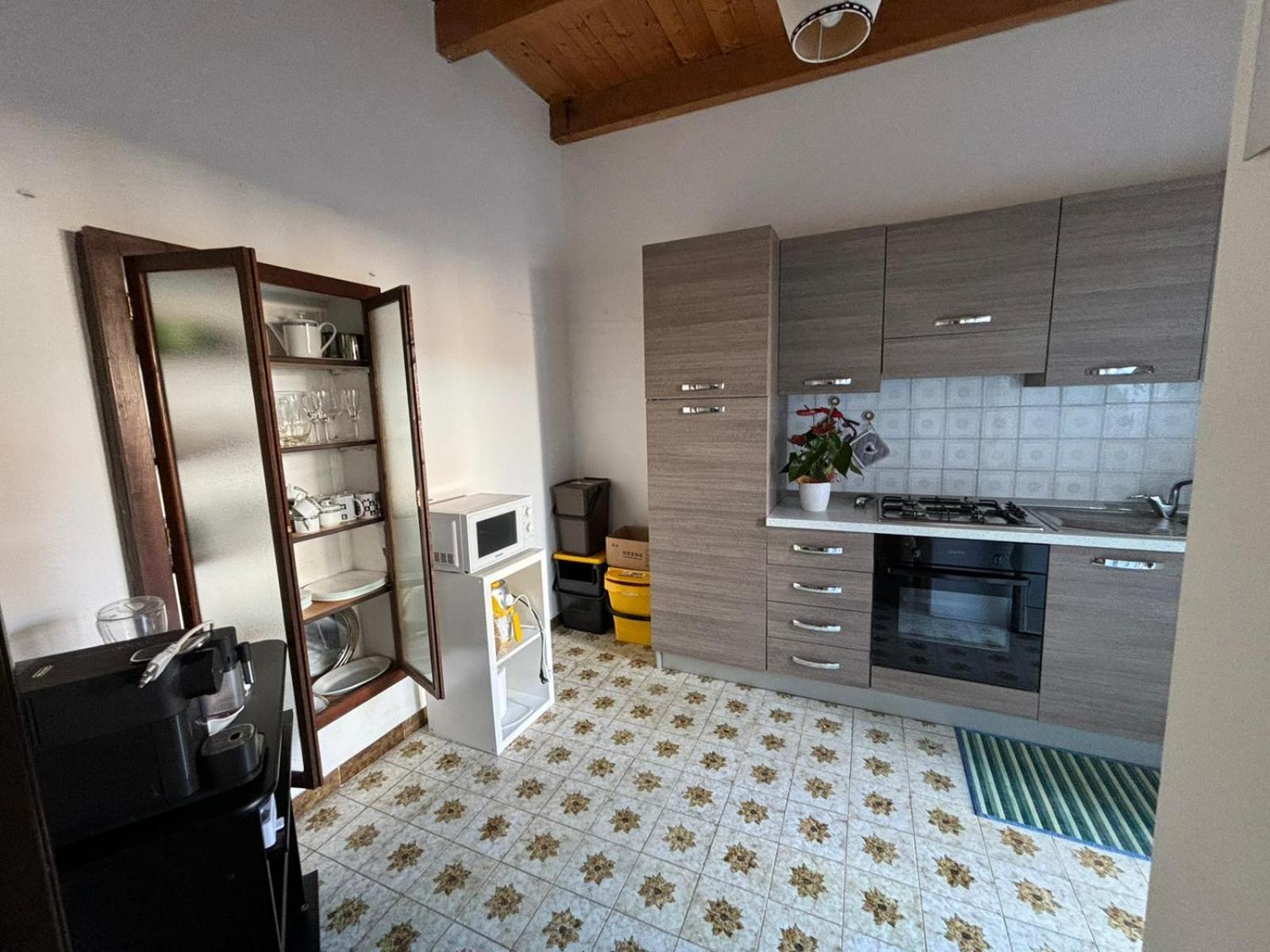 Lungomare Chess Apartment S'archittu Bagian luar foto